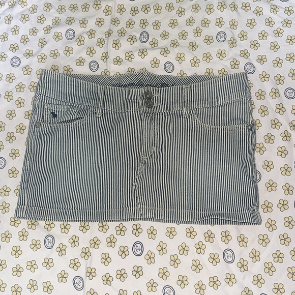 Abercrombie & Fitch pinstriped skirt in blue & white size 0 in great condition - Picture 4 of 9